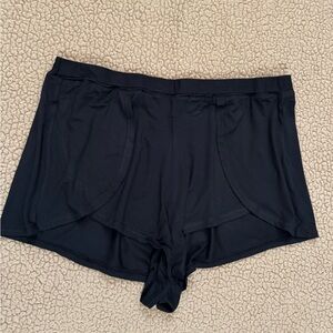 VENUS Black Pajama Shorts with Elastic Waistband and Fitted Leg Openings